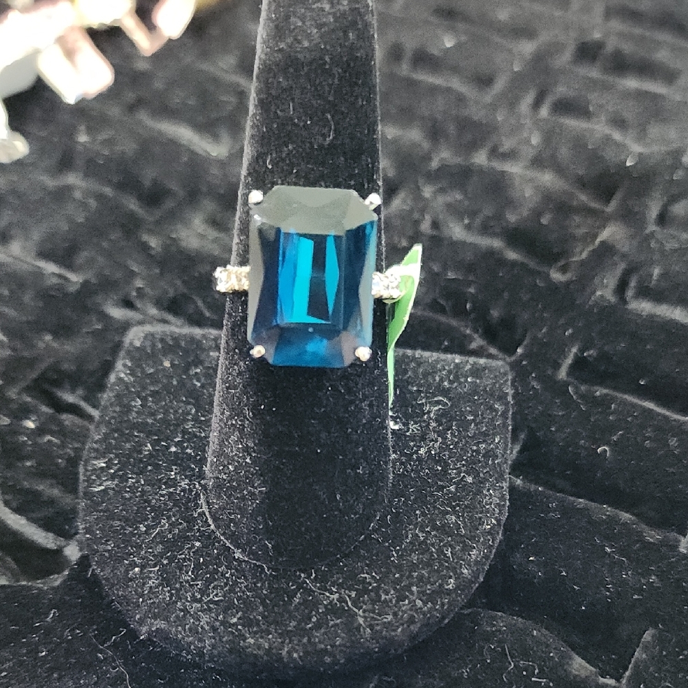 Elegant Blue Topaz Gemstone Ring